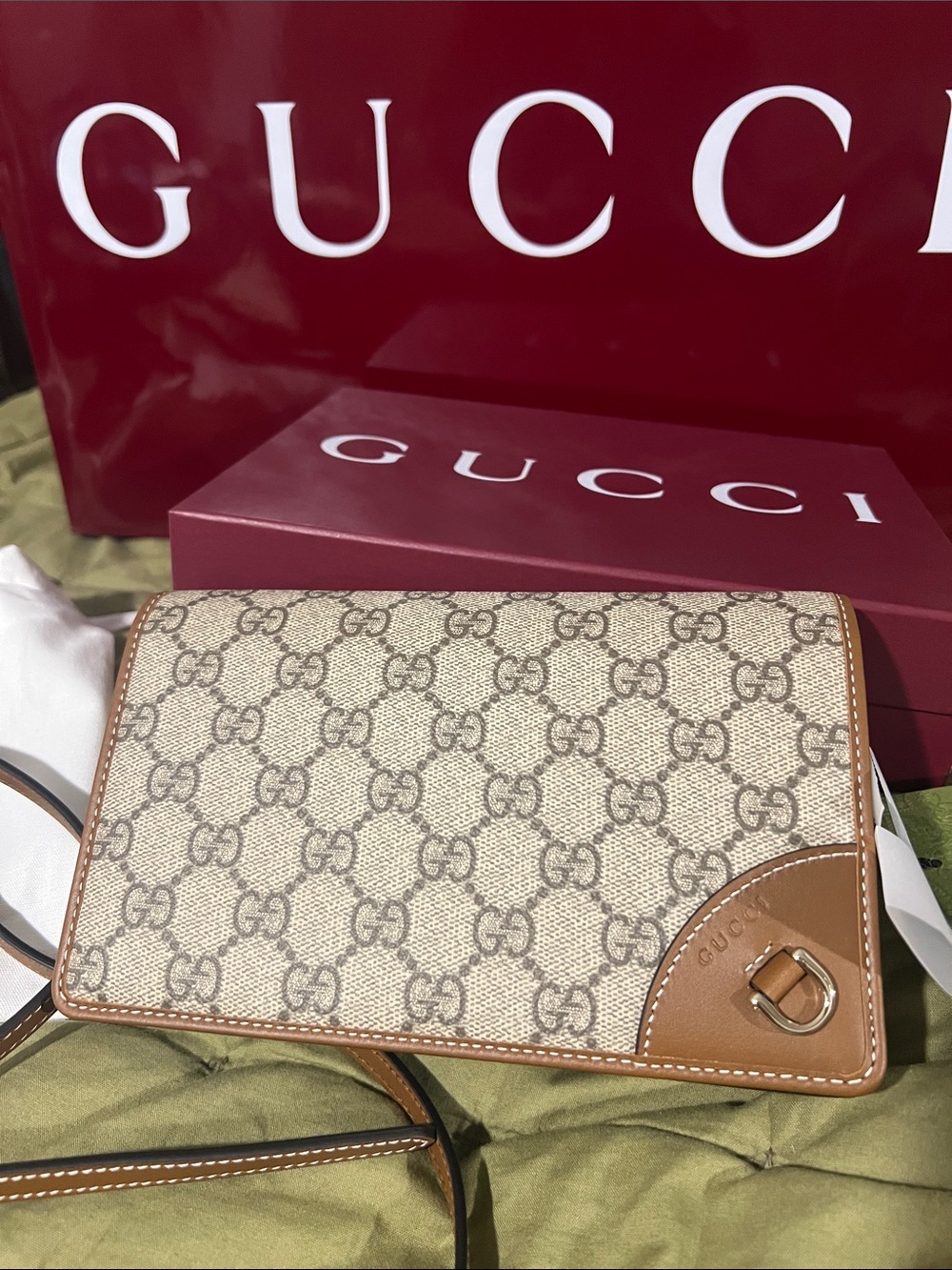 NWT Gucci Beige GG Supreme Canvas Emblem wallet Shoulder Bag with Brown Leather